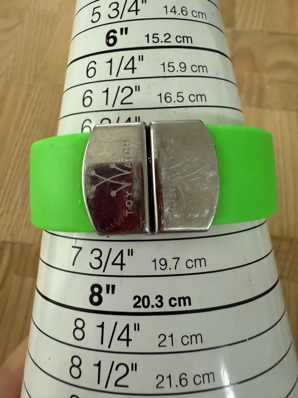 Toy watch jelly green silicone sporty watch NEW BATTERY